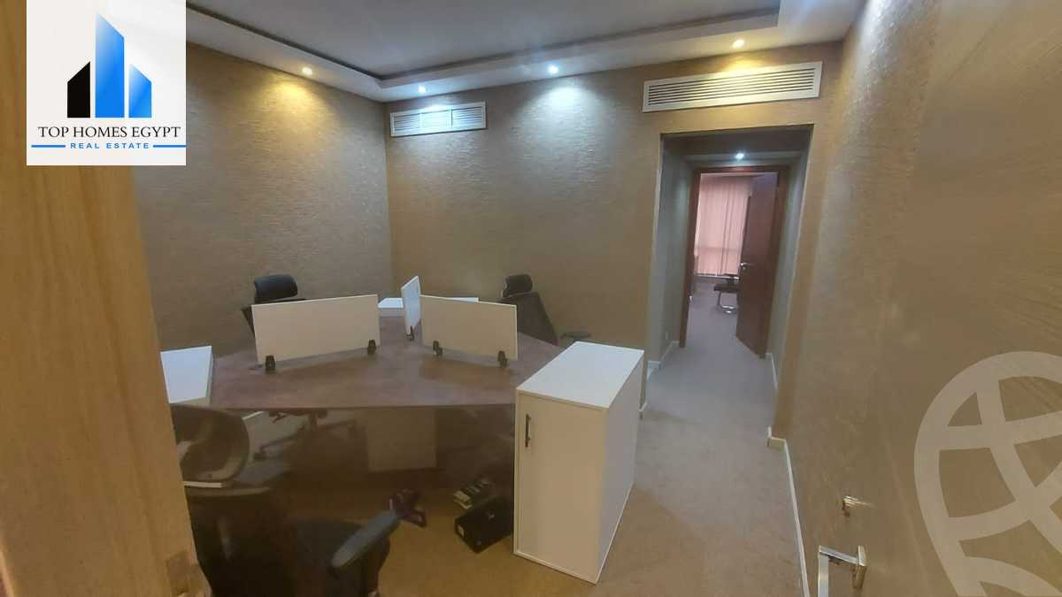https://aqarmap.com.eg/ar/listing/4211085-for-rent-cairo-new-cairo-compounds-tryfywm-byzns-kwmblks-nm-llttwyr