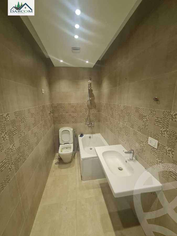 https://aqarmap.com.eg/en/listing/4043998-for-rent-cairo-new-cairo-compounds-mountain-view-hyde-park