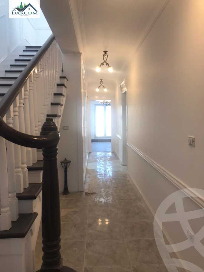 https://aqarmap.com.eg/en/listing/4074355-for-sale-cairo-new-cairo-compounds-mountain-view-hyde-park