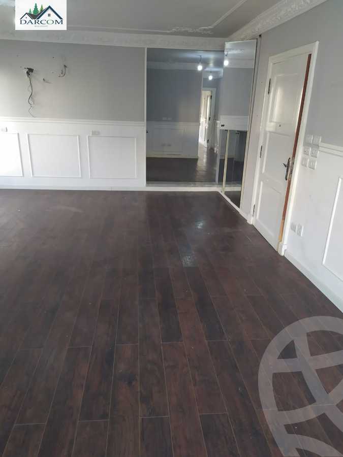 https://aqarmap.com.eg/en/listing/4093845-for-sale-cairo-new-cairo-compounds-mountain-view-hyde-park