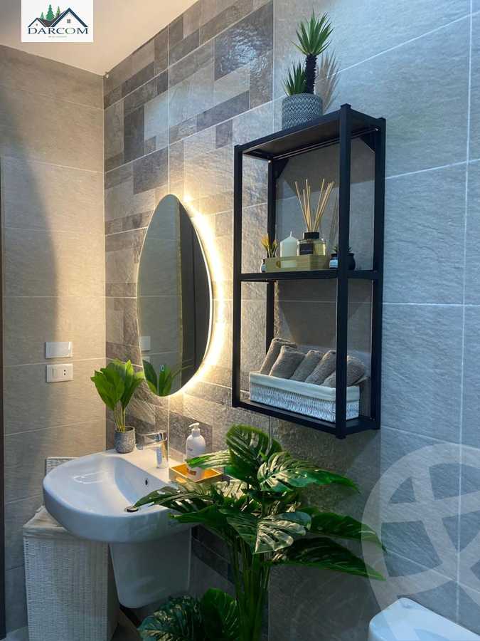 https://aqarmap.com.eg/en/listing/5865193-for-sale-cairo-new-cairo-compounds-mountain-view-hyde-park