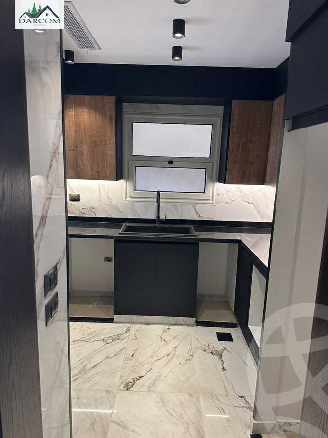 https://aqarmap.com.eg/en/listing/5877911-for-sale-cairo-new-cairo-compounds-mountain-view-hyde-park