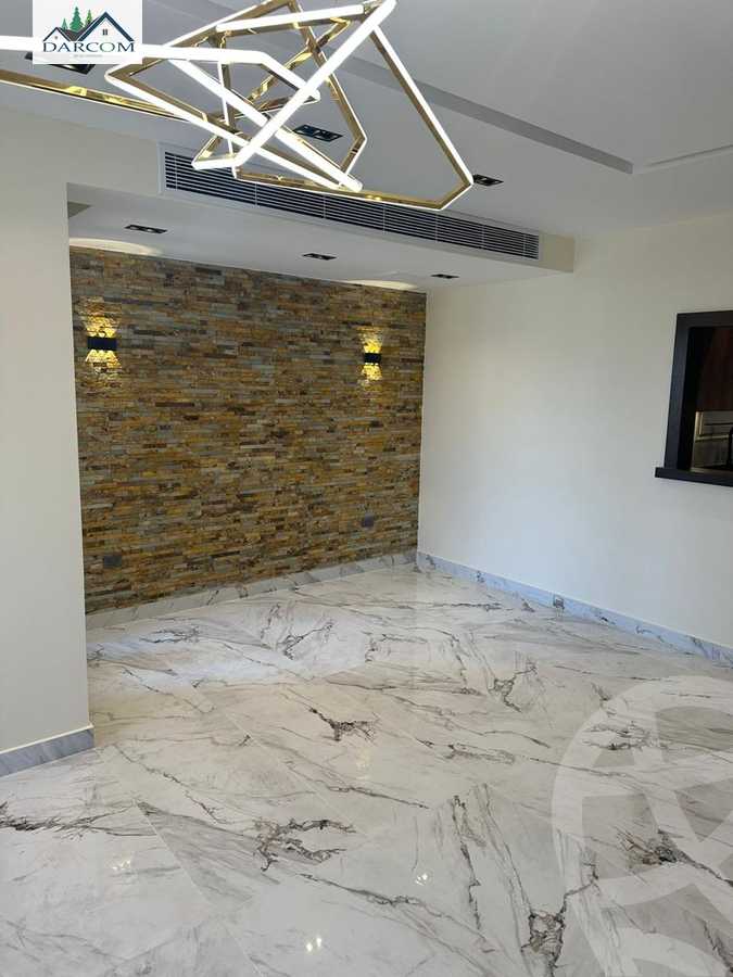 https://aqarmap.com.eg/en/listing/5877911-for-sale-cairo-new-cairo-compounds-mountain-view-hyde-park
