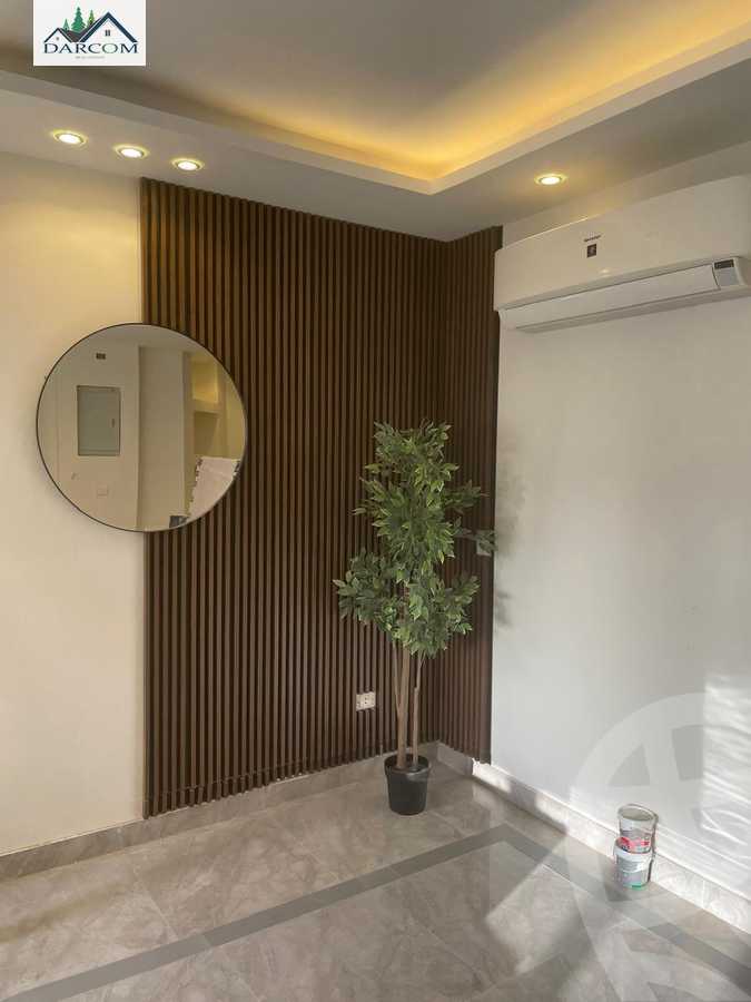 https://aqarmap.com.eg/en/listing/5896028-for-sale-cairo-new-cairo-compounds-mountain-view-hyde-park