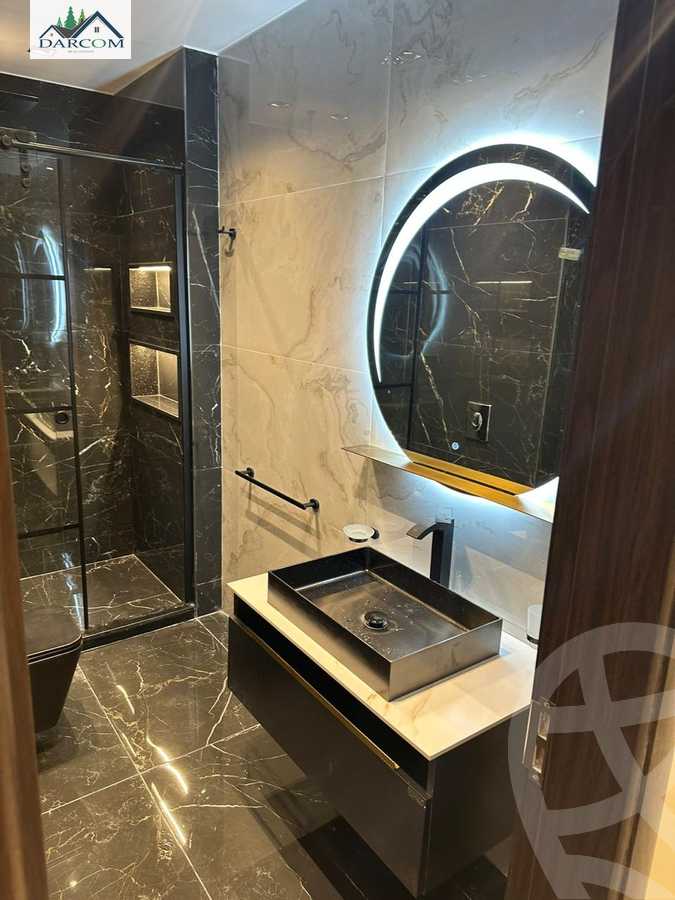 https://aqarmap.com.eg/en/listing/5896159-for-sale-cairo-new-cairo-compounds-mountain-view-hyde-park