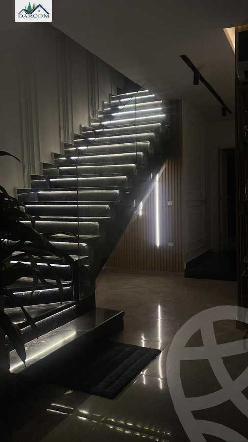 https://aqarmap.com.eg/en/listing/5949882-for-sale-cairo-new-cairo-compounds-mountain-view-hyde-park
