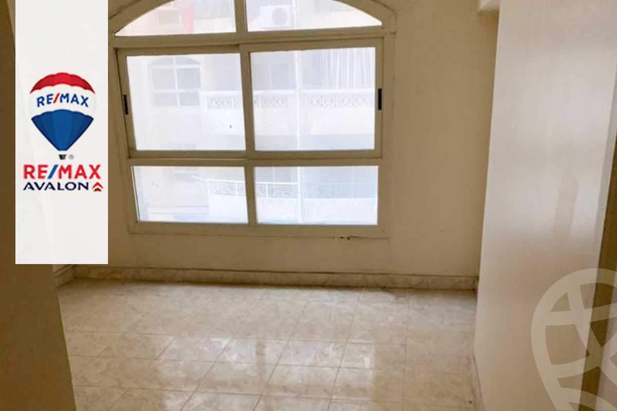 https://aqarmap.com.eg/ar/listing/4106971-for-sale-alexandria-el-montazah-compounds-royal-plaza-compound-al-halawany