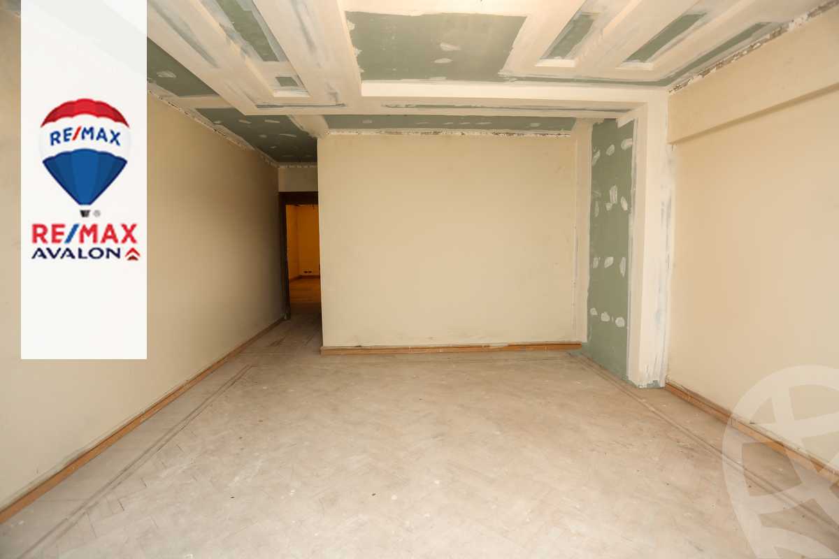 https://aqarmap.com.eg/en/listing/4298706-for-sale-alexandria-zezenia-malak-hefni-st