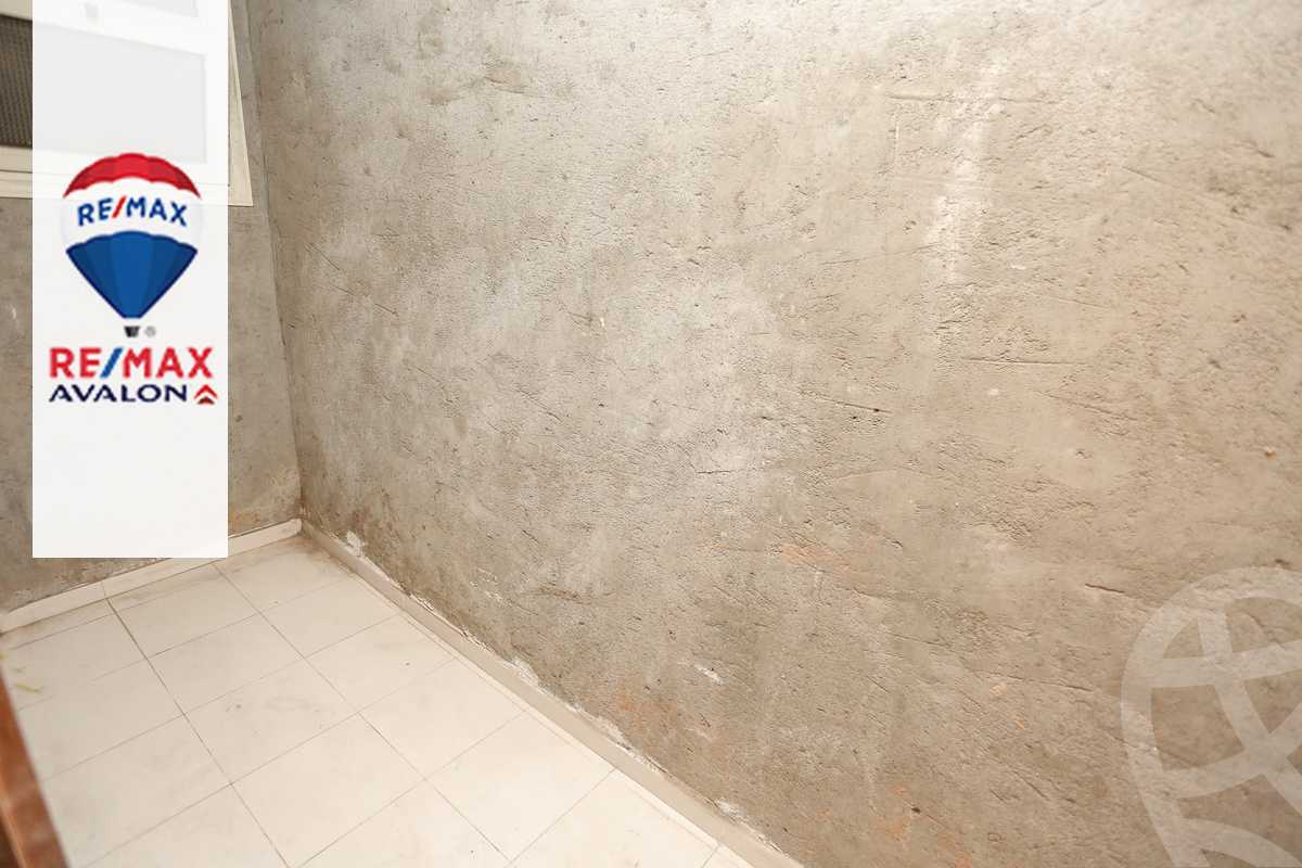 https://aqarmap.com.eg/en/listing/4298706-for-sale-alexandria-zezenia-malak-hefni-st
