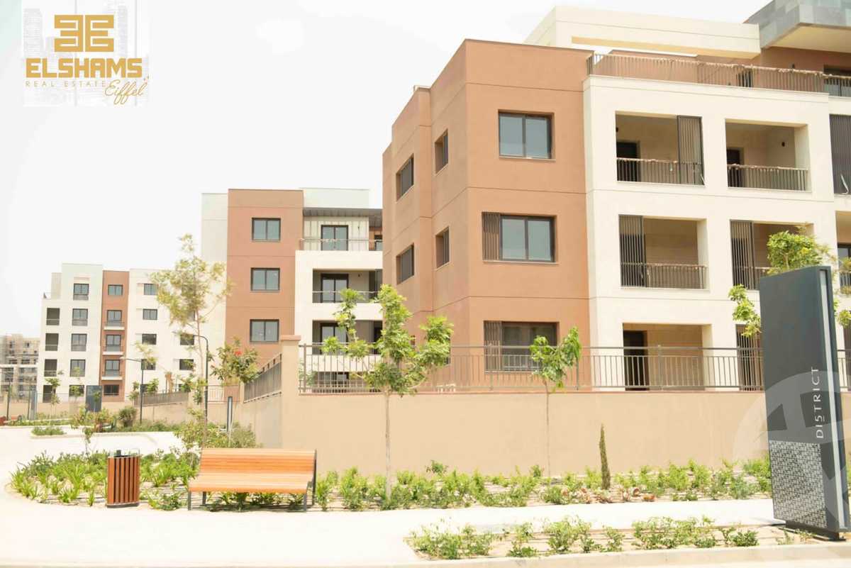 https://aqarmap.com.eg/en/listing/4936677-for-sale-cairo-new-cairo-compounds-district-5-town-homes-district-5