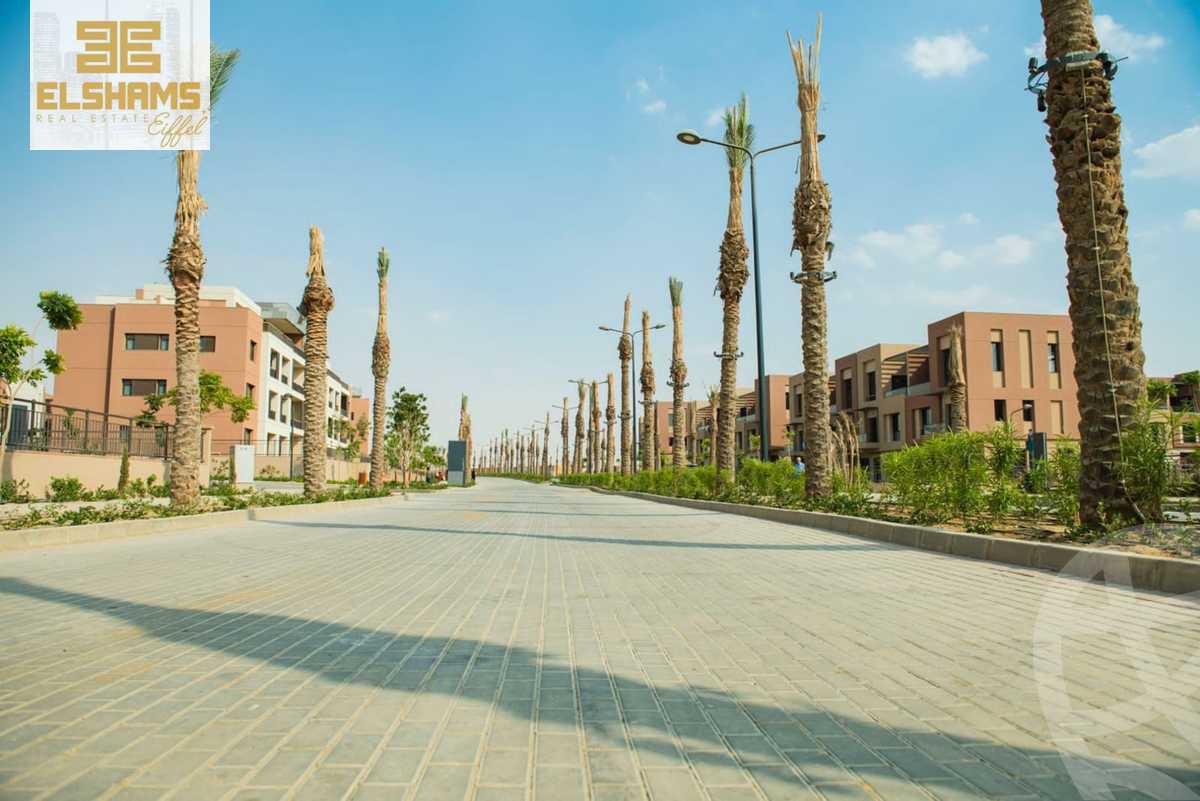 https://aqarmap.com.eg/en/listing/4936677-for-sale-cairo-new-cairo-compounds-district-5-town-homes-district-5