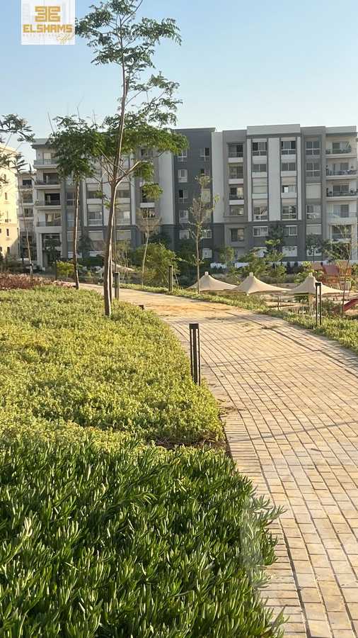 https://aqarmap.com.eg/en/listing/5863974-for-sale-cairo-new-cairo-compounds-hyde-park-park-corner-hyde-park