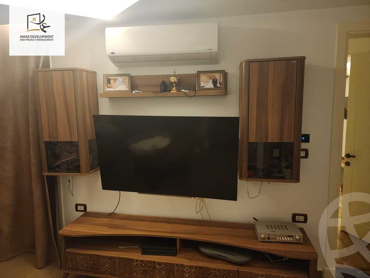 https://aqarmap.com.eg/en/listing/4260509-for-sale-cairo-new-cairo-compounds-mountain-view-hyde-park
