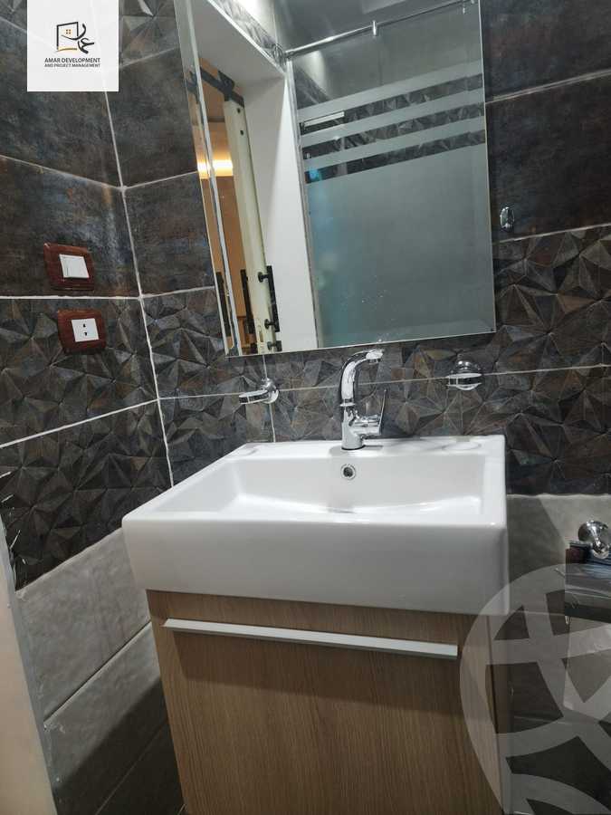 https://aqarmap.com.eg/en/listing/4260509-for-sale-cairo-new-cairo-compounds-mountain-view-hyde-park