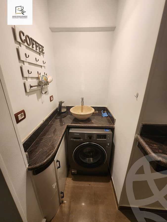 https://aqarmap.com.eg/en/listing/4260509-for-sale-cairo-new-cairo-compounds-mountain-view-hyde-park