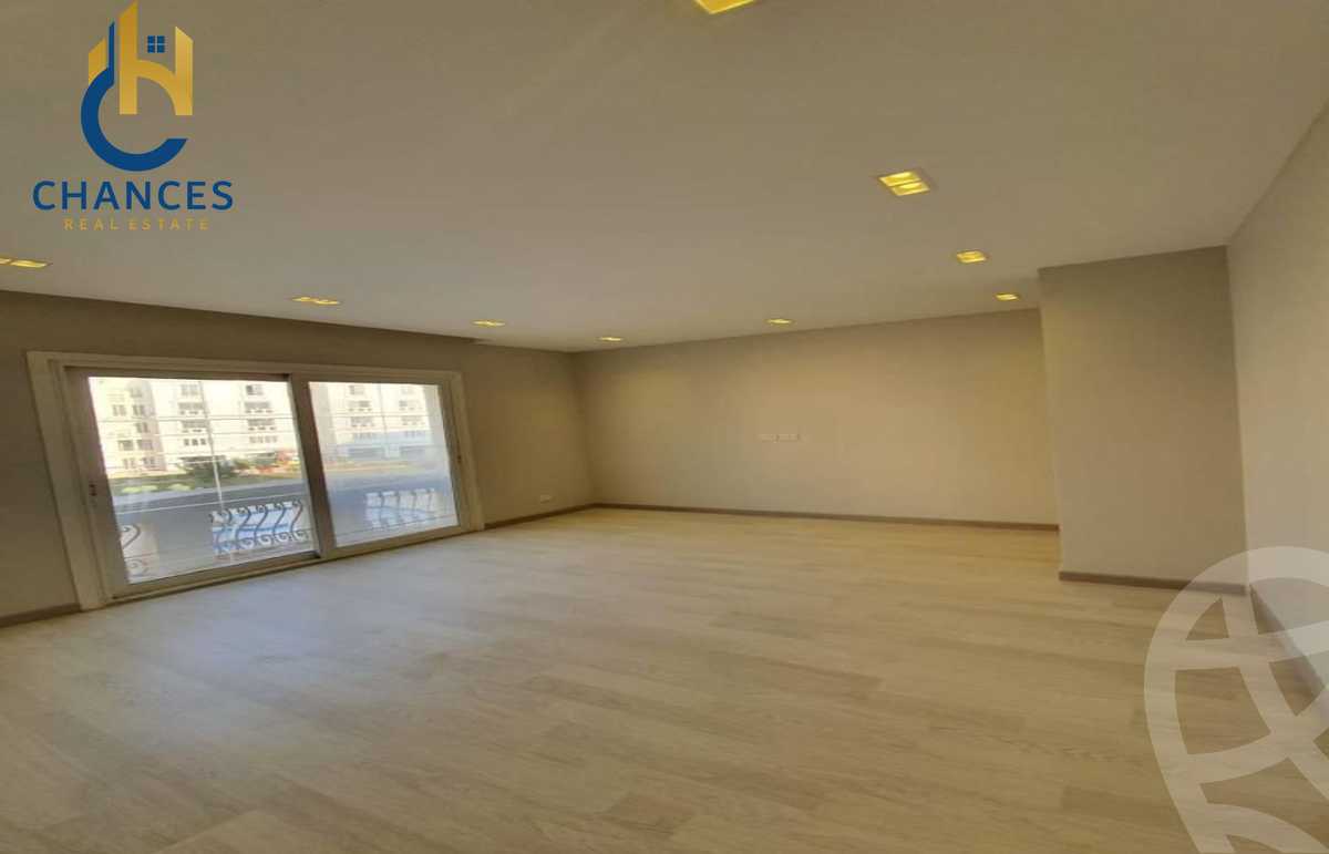 https://aqarmap.com.eg/ar/listing/5872851-for-sale-cairo-new-cairo-compounds-hyde-park-centre-ville-hyde-park