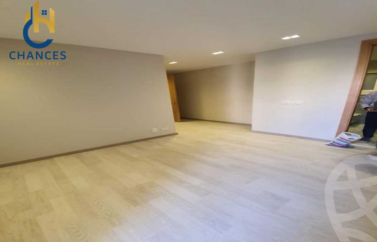 https://aqarmap.com.eg/ar/listing/5872851-for-sale-cairo-new-cairo-compounds-hyde-park-centre-ville-hyde-park