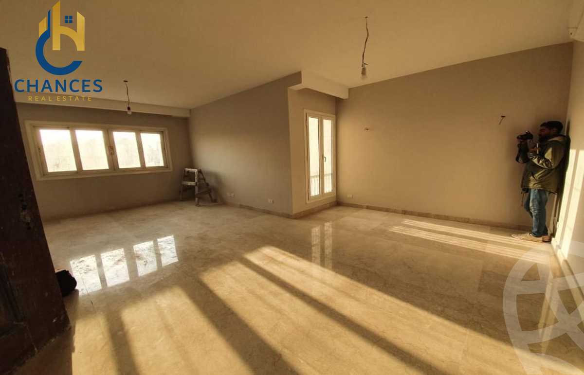 https://aqarmap.com.eg/ar/listing/5872851-for-sale-cairo-new-cairo-compounds-hyde-park-centre-ville-hyde-park