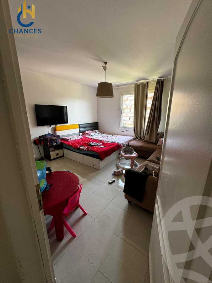 https://aqarmap.com.eg/en/listing/6042089-for-sale-cairo-new-cairo-lrhb-city-phase-4-mohammed-farid-st