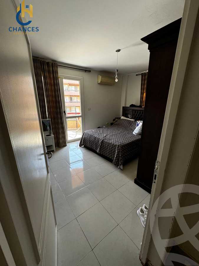 https://aqarmap.com.eg/en/listing/6042089-for-sale-cairo-new-cairo-lrhb-city-phase-4-mohammed-farid-st
