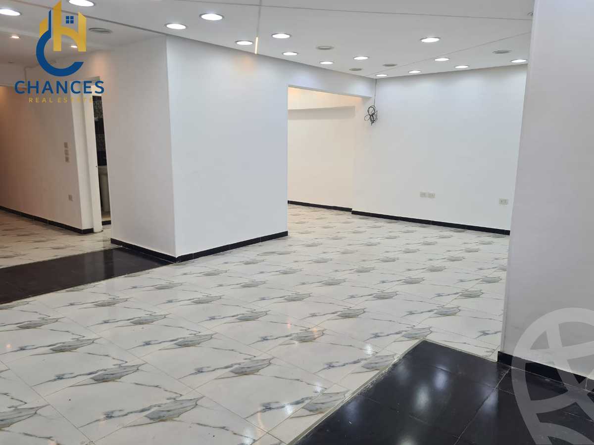 https://aqarmap.com.eg/ar/listing/6083284-for-rent-cairo-el-maadi-sarayat-el-maadi-street-11