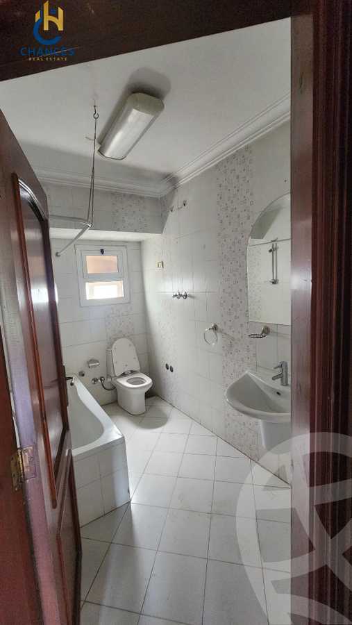 https://aqarmap.com.eg/en/listing/6455880-for-sale-cairo-el-maadi-sarayat-el-maadi-dmshek-st