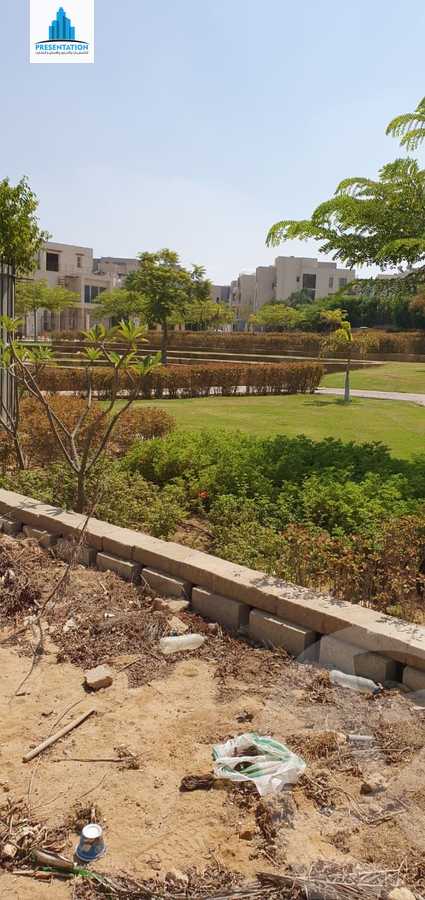 https://aqarmap.com.eg/en/listing/4206705-for-sale-cairo-el-sheikh-zayed-city-compounds-kmbwnd-wyst-twn-swdyk