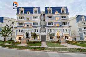 https://aqarmap.com.eg/en/listing/4222264-for-sale-cairo-new-cairo-lrhb-city-phase-1-ahmed-rami-st