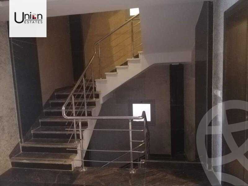 https://aqarmap.com.eg/ar/listing/3840814-for-sale-cairo-new-cairo-compounds-galleria-moon-valley