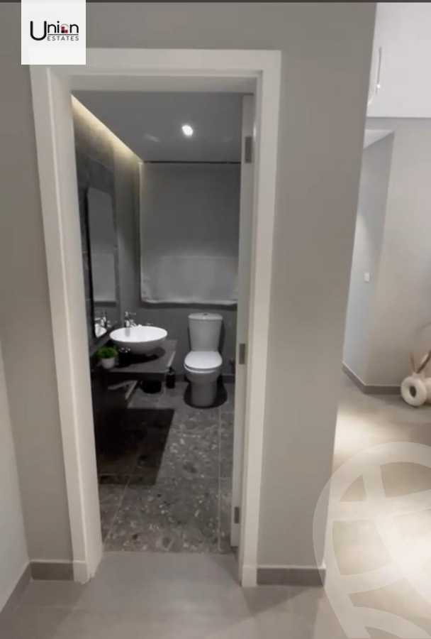 https://aqarmap.com.eg/ar/listing/3938800-for-sale-cairo-el-sheikh-zayed-city-compounds-kmbwnd-fyldj-wyst-dr-llttwyr
