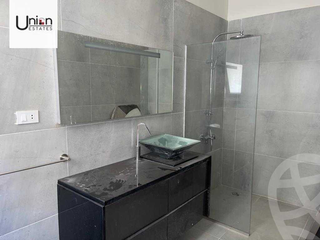https://aqarmap.com.eg/ar/listing/4106974-for-sale-cairo-new-cairo-compounds-lake-view