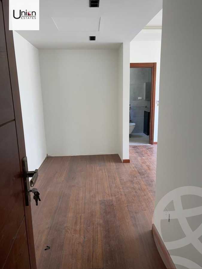 https://aqarmap.com.eg/en/listing/4106992-for-sale-cairo-new-cairo-compounds-lake-view