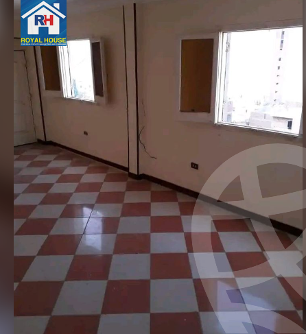 https://aqarmap.com.eg/ar/listing/4908469-for-sale-cairo-ain-shams-yn-shms-lgrby