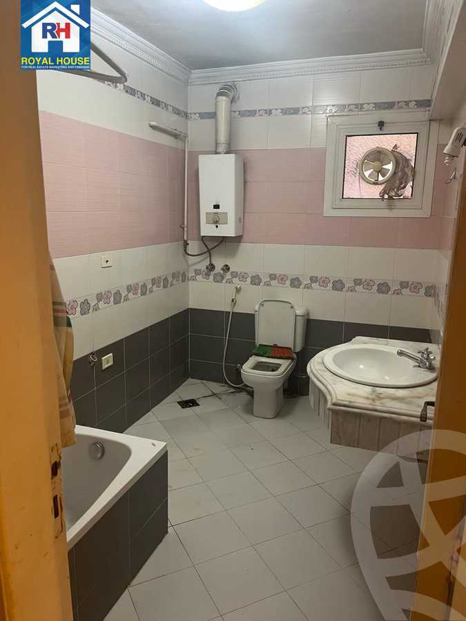 https://aqarmap.com.eg/en/listing/4995729-for-sale-cairo-heliopolis-roxy-square-al-ahram-st