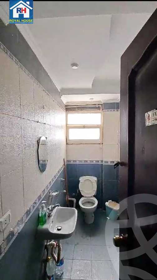 https://aqarmap.com.eg/en/listing/5034045-for-sale-cairo-elnozha-elgedidah-hashem-al-ashkar-st