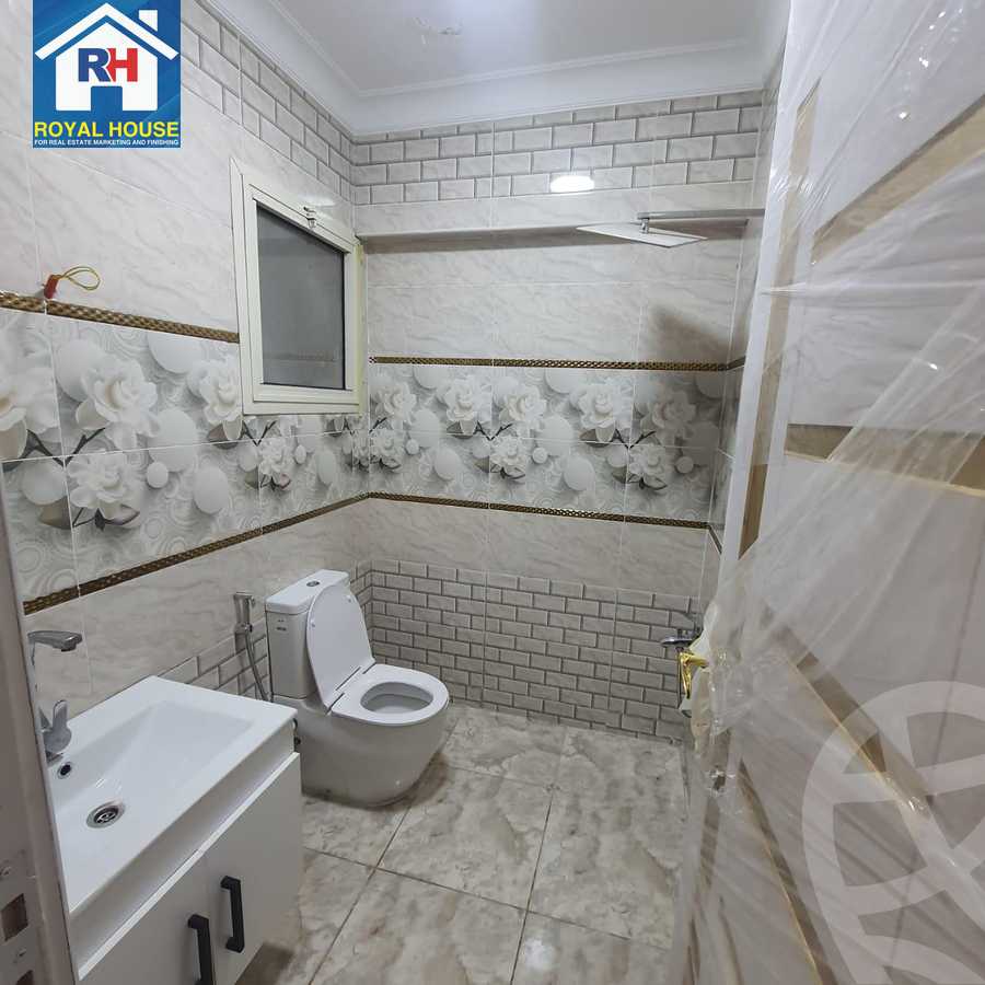 https://aqarmap.com.eg/en/listing/5416219-for-sale-cairo-heliopolis-gesr-elsuez-ibn-sender-square