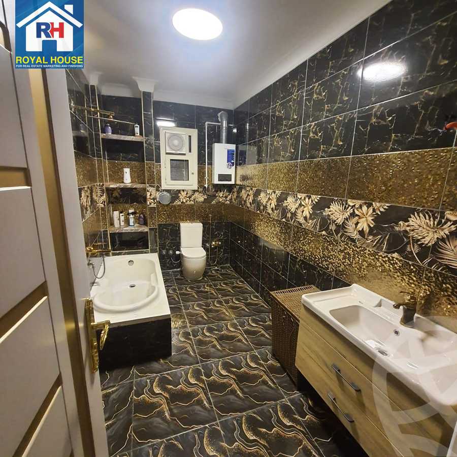 https://aqarmap.com.eg/en/listing/5416219-for-sale-cairo-heliopolis-gesr-elsuez-ibn-sender-square