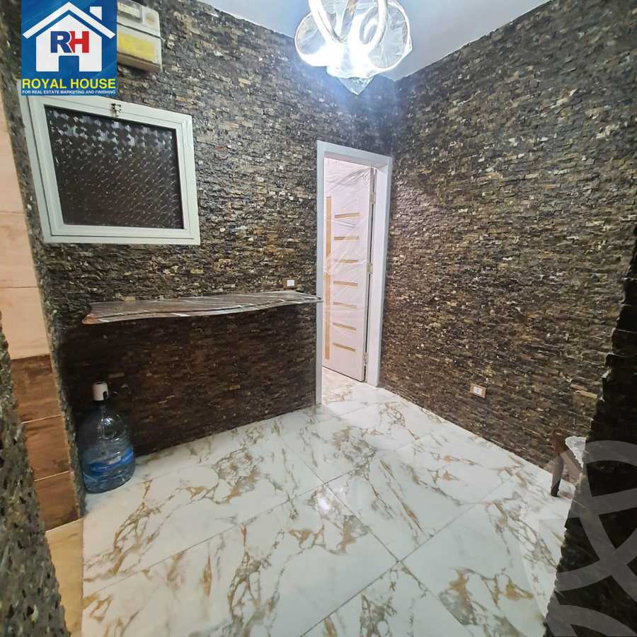https://aqarmap.com.eg/en/listing/5416219-for-sale-cairo-heliopolis-gesr-elsuez-ibn-sender-square