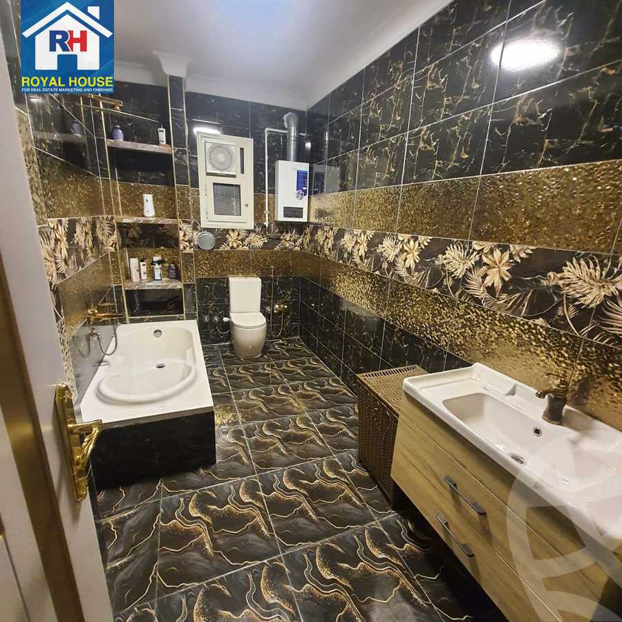 https://aqarmap.com.eg/en/listing/5416219-for-sale-cairo-heliopolis-gesr-elsuez-ibn-sender-square