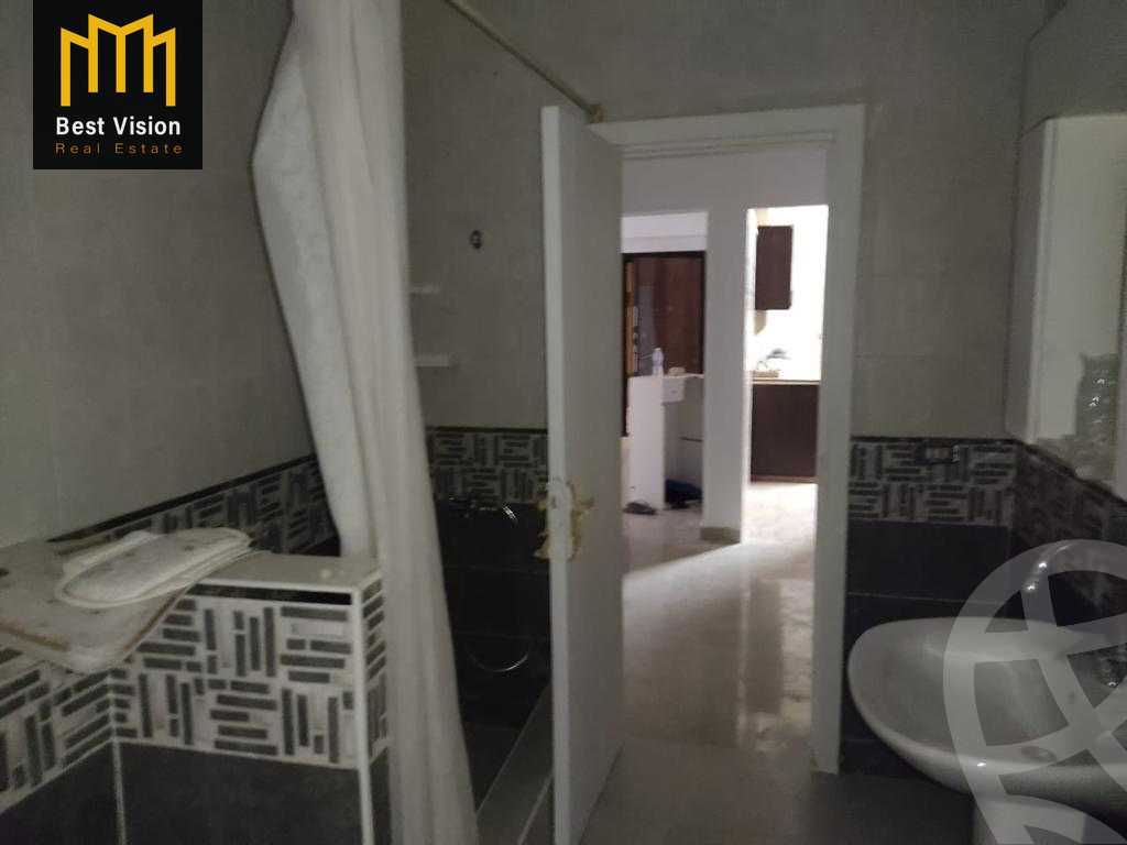 https://aqarmap.com.eg/ar/listing/3638134-for-rent-cairo-new-cairo-compounds-hayati-residence