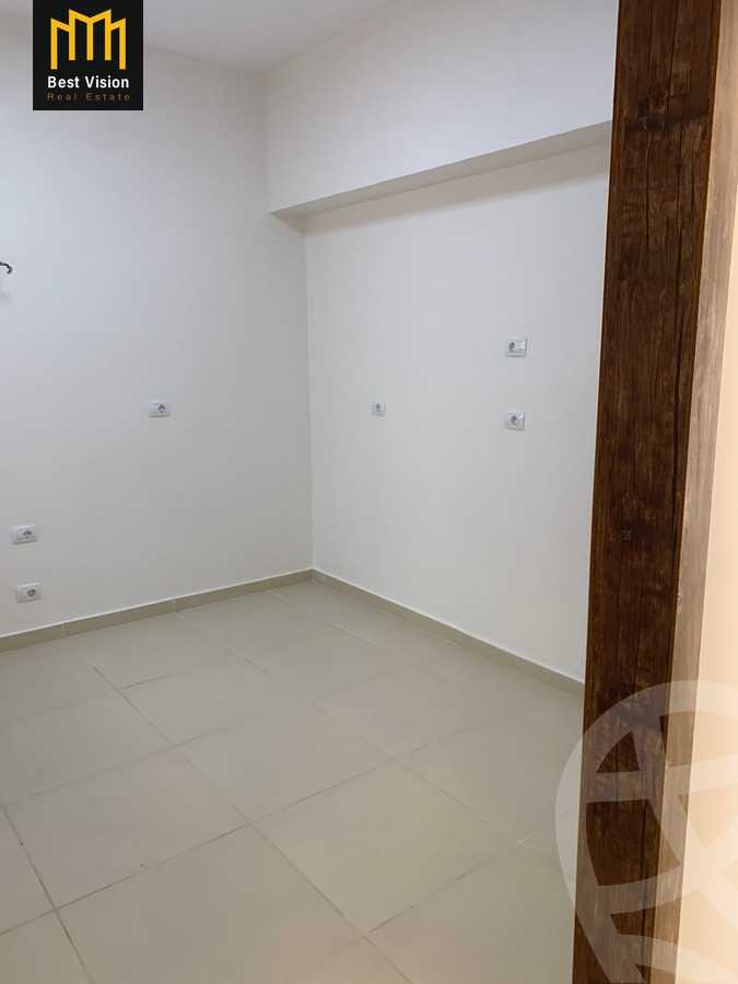 https://aqarmap.com.eg/ar/listing/3656567-for-rent-cairo-new-cairo-compounds-hyde-park