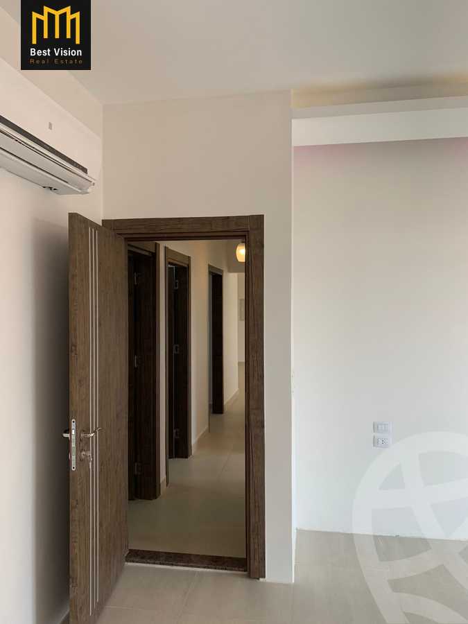 https://aqarmap.com.eg/ar/listing/3656567-for-rent-cairo-new-cairo-compounds-hyde-park