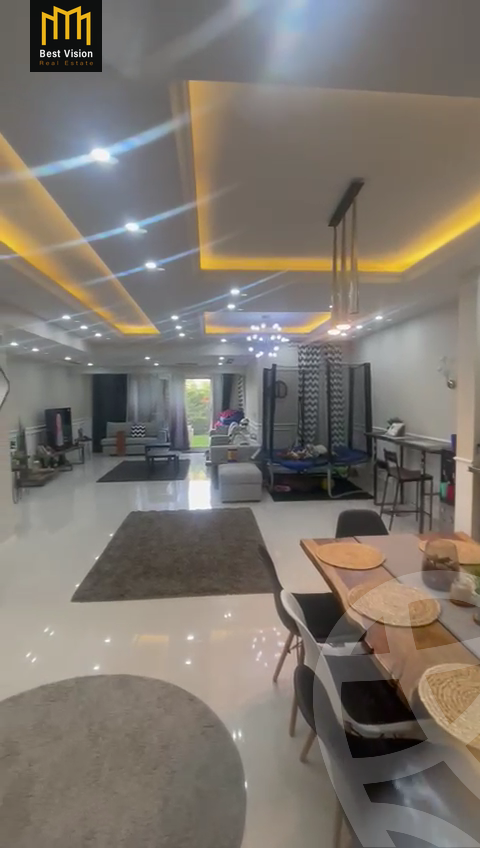 https://aqarmap.com.eg/ar/listing/3669394-for-rent-cairo-new-cairo-compounds-mountain-view-hyde-park