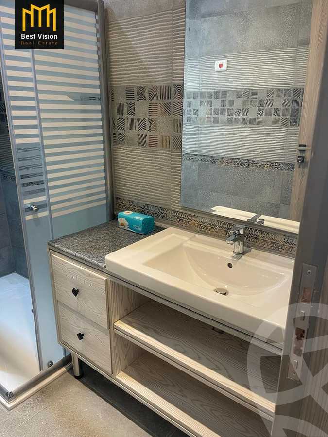 https://aqarmap.com.eg/ar/listing/3712785-for-rent-cairo-new-cairo-compounds-lakeview-residence