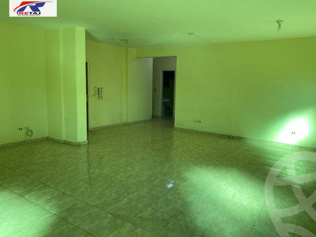 https://aqarmap.com.eg/ar/listing/3893195-for-rent-cairo-new-cairo-first-settlement-mhwr-mstfy-kml