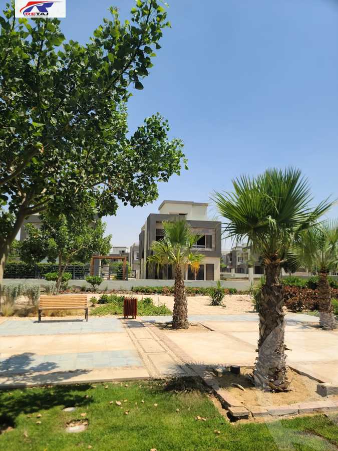 https://aqarmap.com.eg/en/listing/4154111-for-sale-cairo-new-cairo-compounds-mountain-view-hyde-park