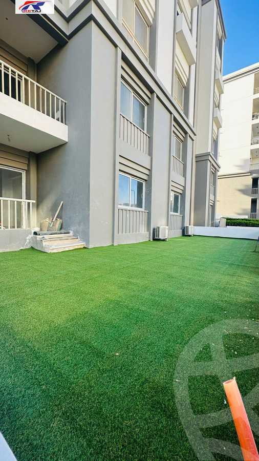 https://aqarmap.com.eg/en/listing/4213687-for-rent-cairo-new-cairo-compounds-mountain-view-hyde-park