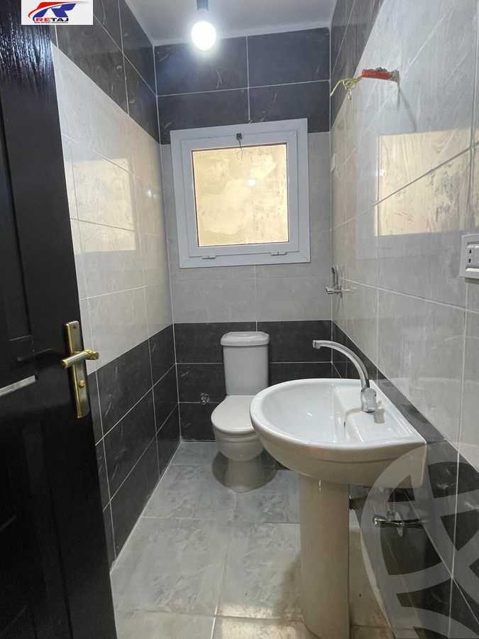 https://aqarmap.com.eg/en/listing/4213687-for-rent-cairo-new-cairo-compounds-mountain-view-hyde-park