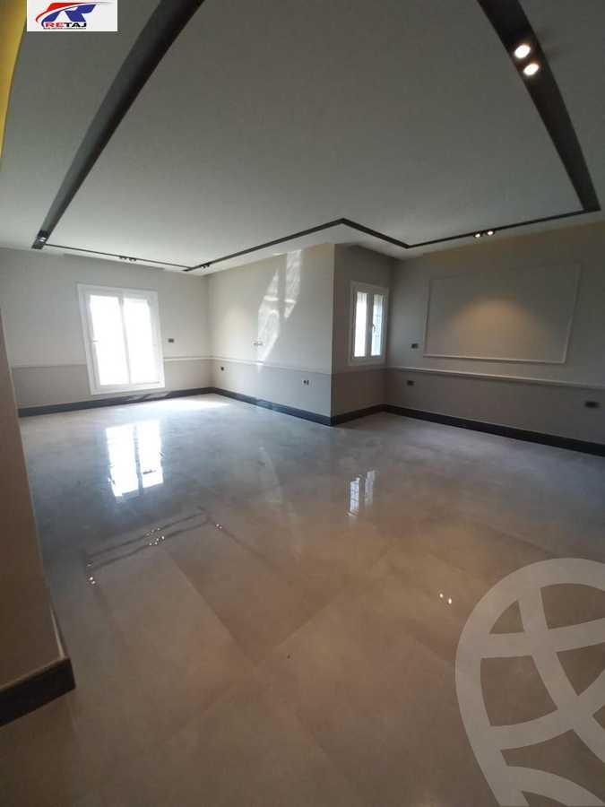 https://aqarmap.com.eg/en/listing/4328124-for-sale-cairo-new-cairo-compounds-mountain-view-hyde-park