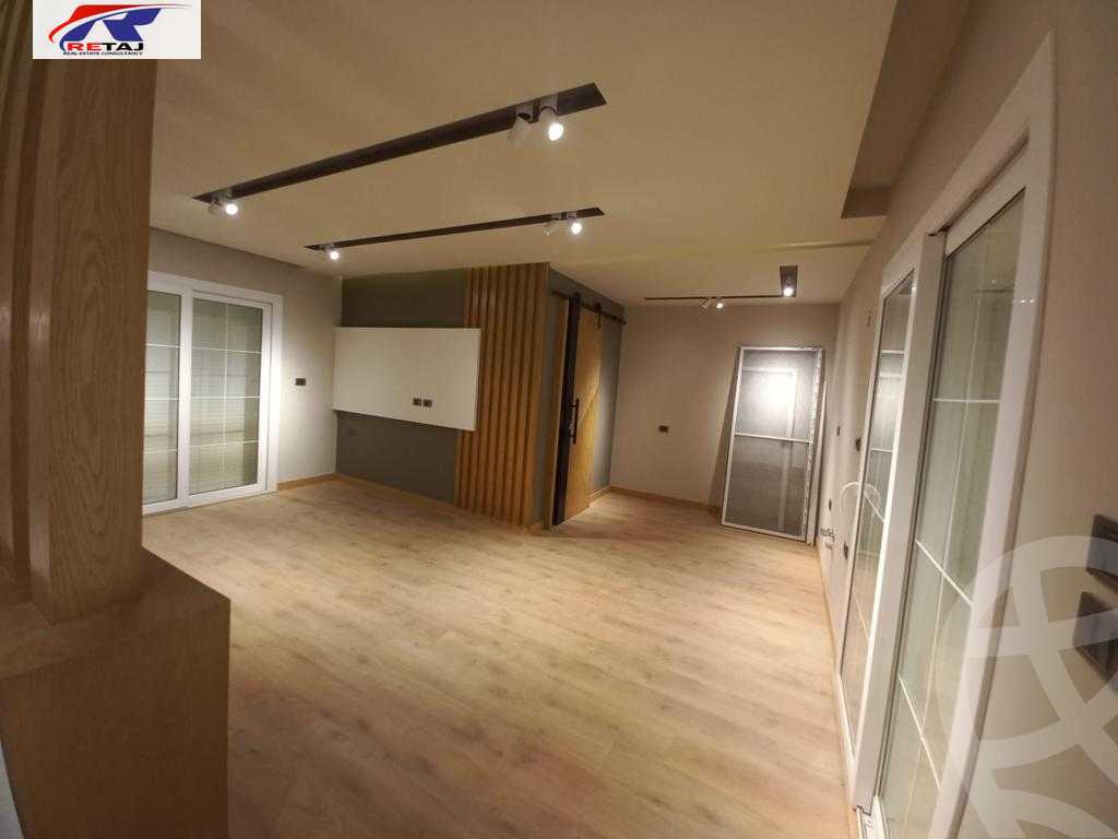 https://aqarmap.com.eg/en/listing/4328124-for-sale-cairo-new-cairo-compounds-mountain-view-hyde-park